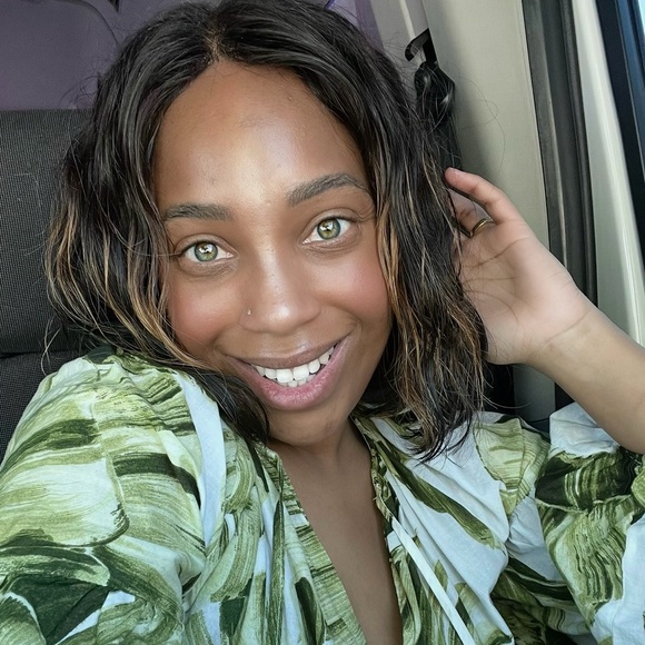 🚨I AM LIVE NOW! Like this listing to be notified when I’m LIVE! - Picture 2 of 13